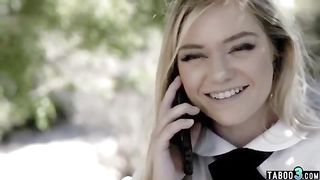 Блондика соблазняет верующего парня на анальный секс